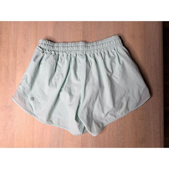 Lululemon Hotty Hot Low-Rise Lined Short 4" Delicate Mint Size 6 - Picture 4 of 6